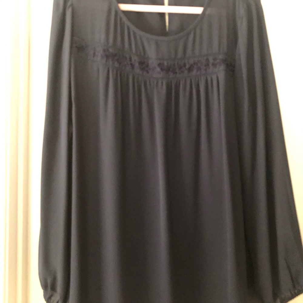 Blouse with embroidered detail